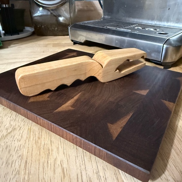 Hottie Handle - Wooden - Picture 5 of 6